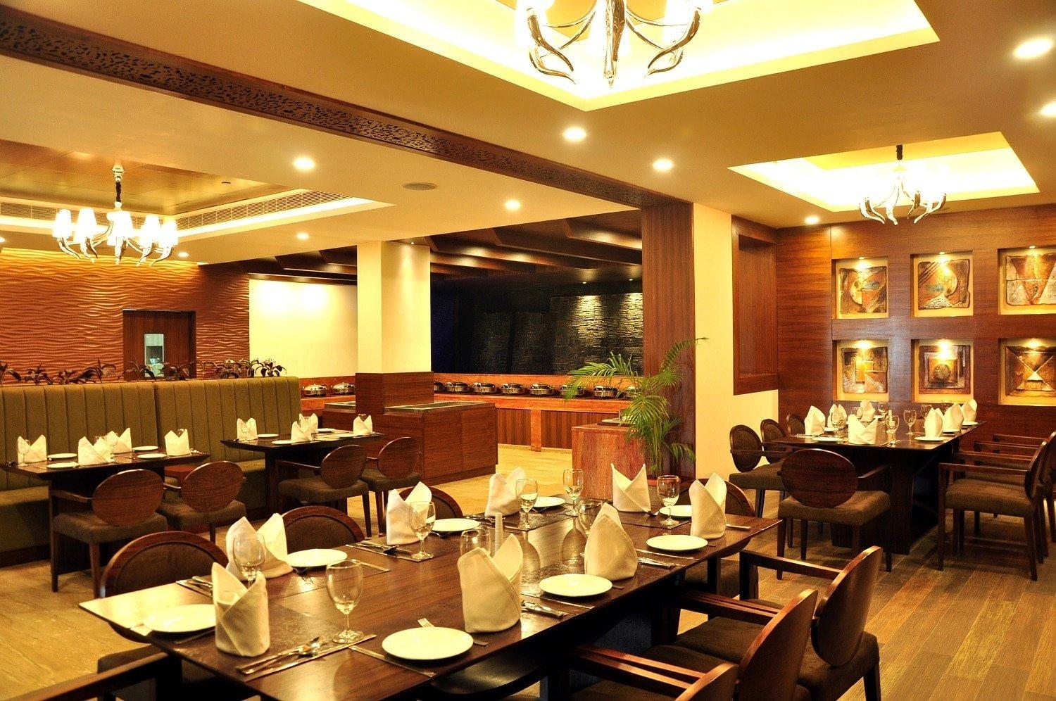 Dining & Lounge