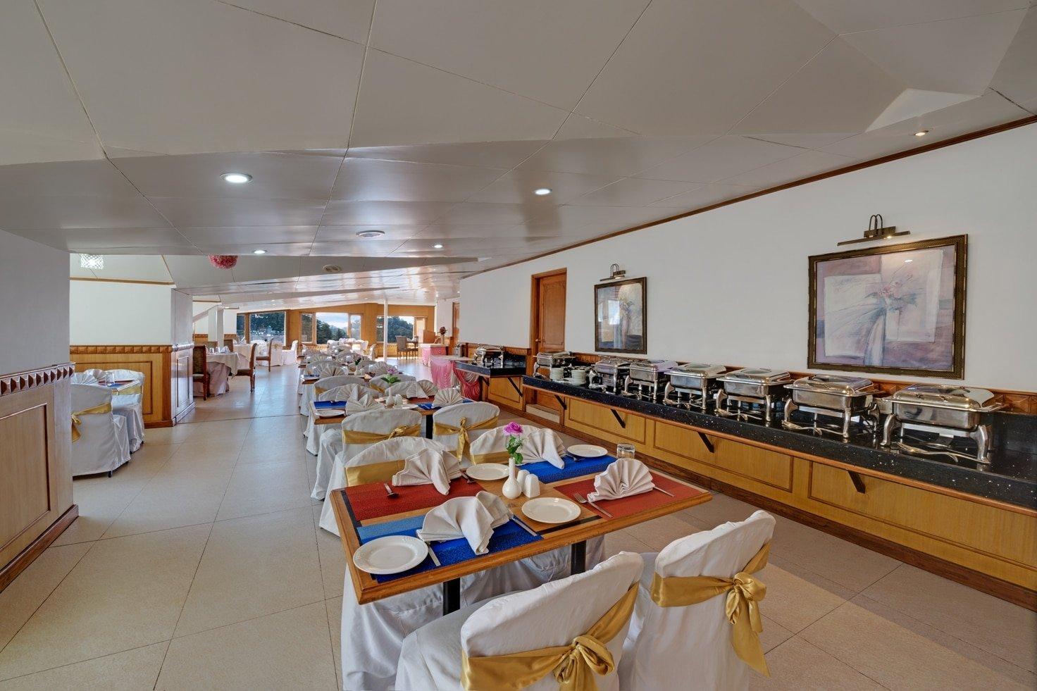 Dining & Bar