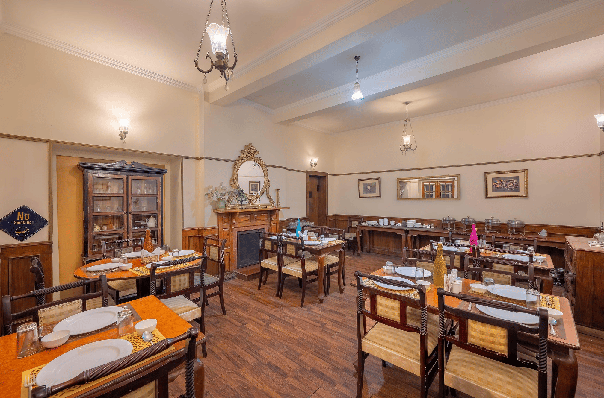 Cafe & Dining