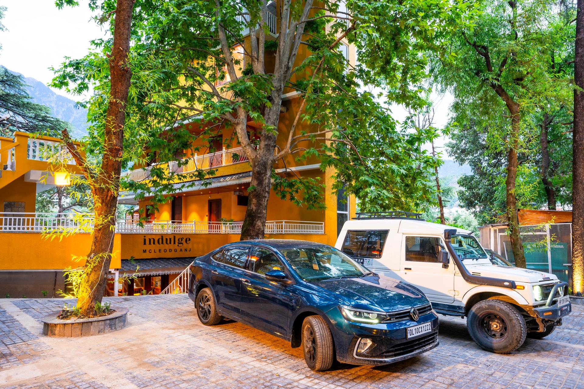 Mountain-View Terrace Hangout
