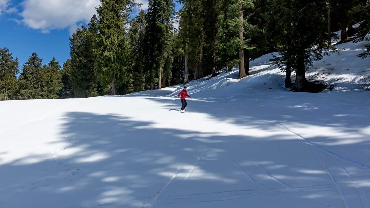 Skiing at Narkanda