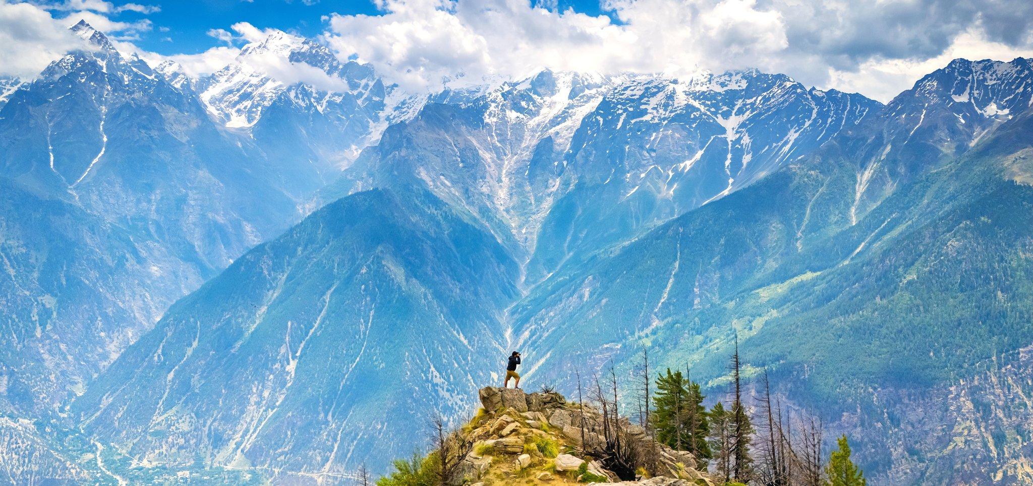 Day hike to Chakha Meadow