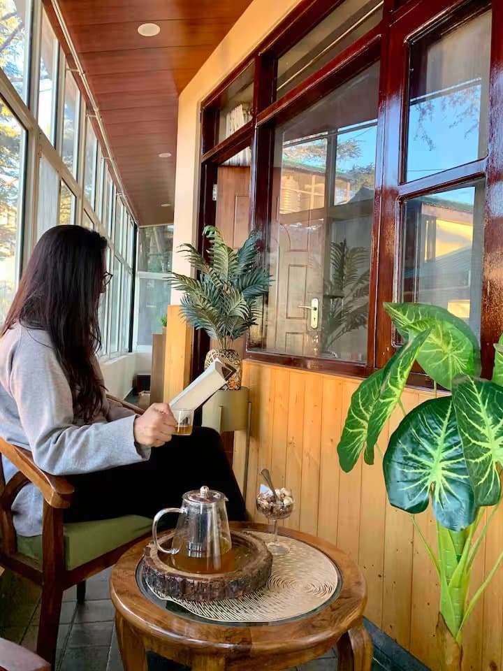 Cozy Tiny House Near Mall Road