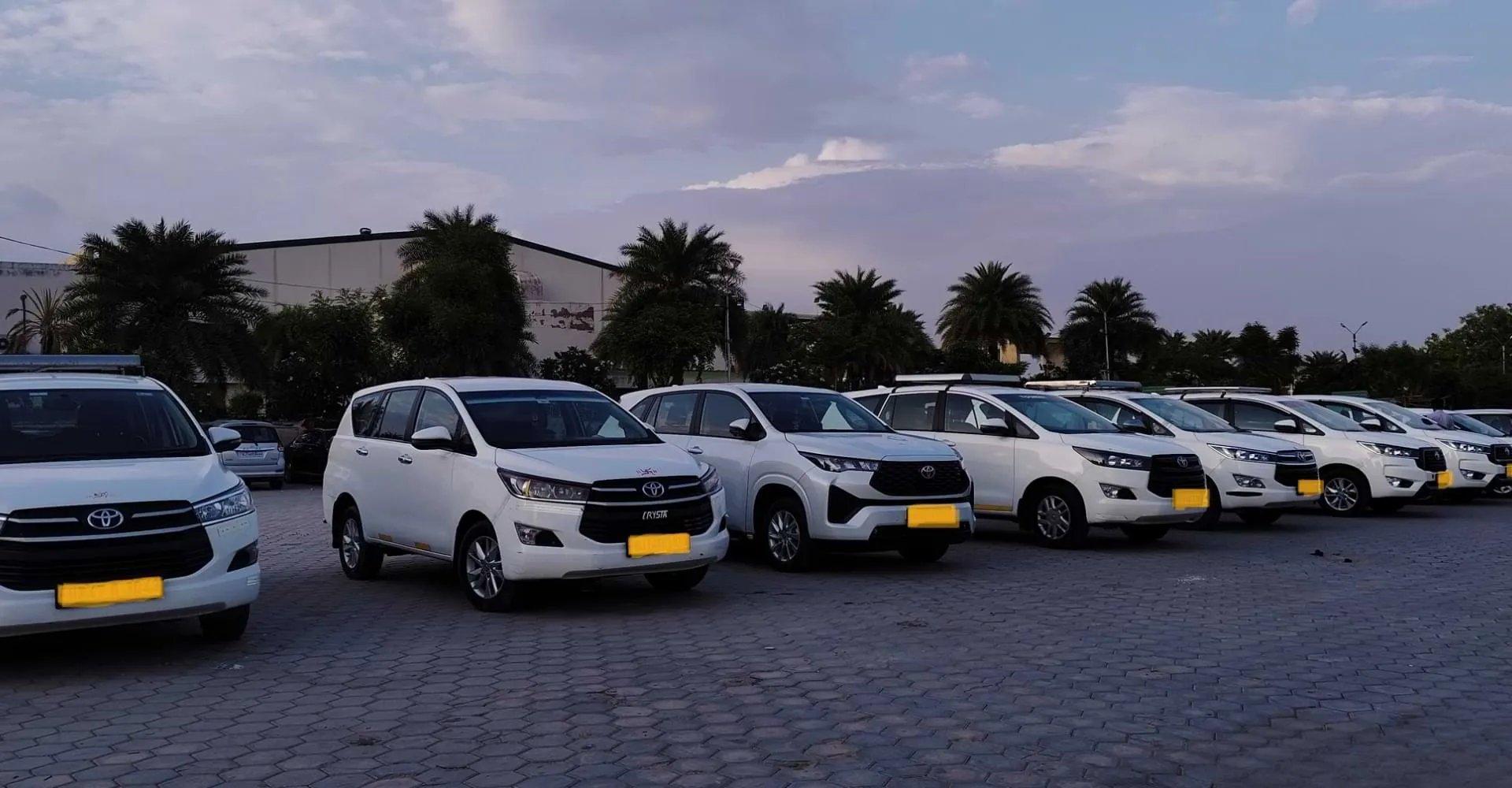 Taxi to Mall Road & Attractions
