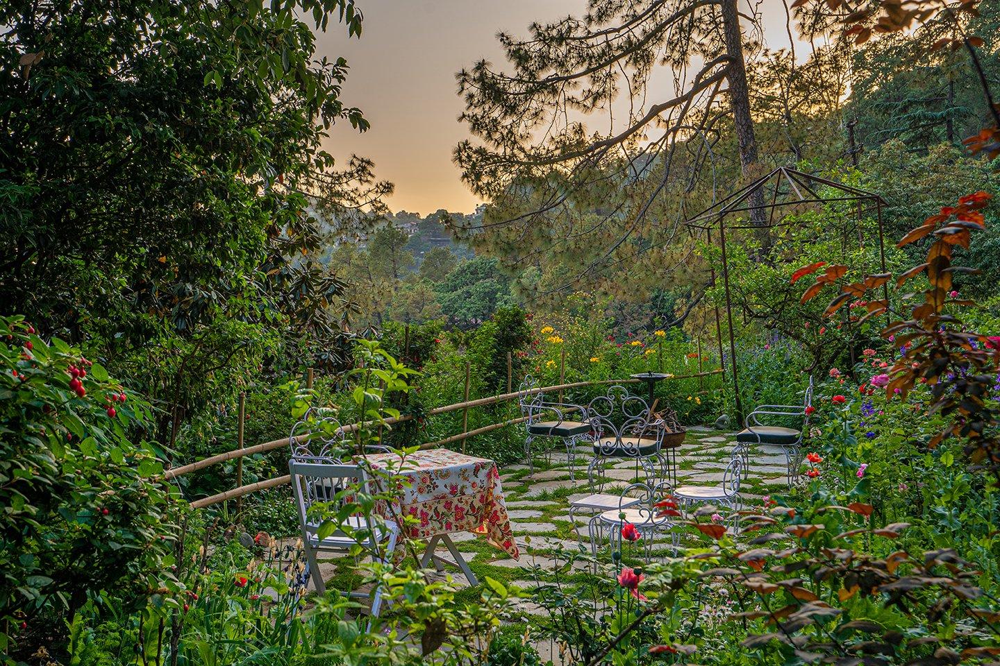 Wildflower Hall & Strawberry Walk
