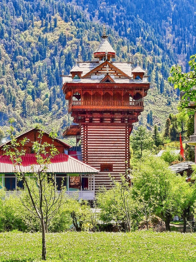 The tall wooden Shangchul Mahadev tower temple at Shangarh, Sainj Valley